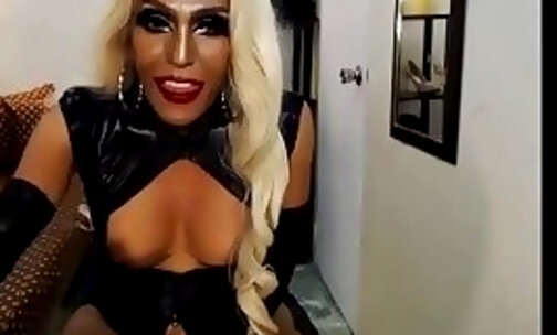 heavy make up tranny squirts