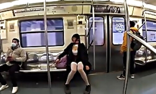 metreando en el metro de la cdmx gana una mamada gratis