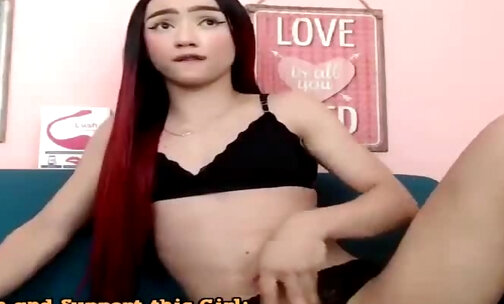 Redhead beauty jacking off on webcam