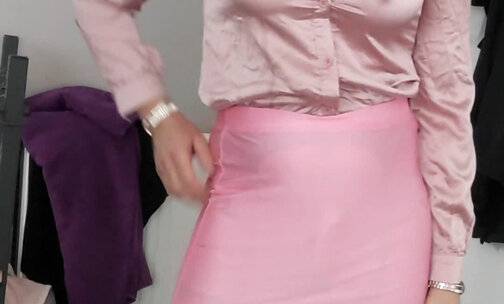 I love showing my skirt bulge