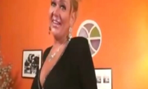 Titty shemale shows her huge tits