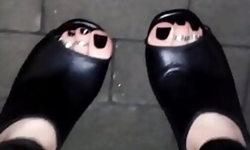 ebony platform wedges and toerings on my hot foot