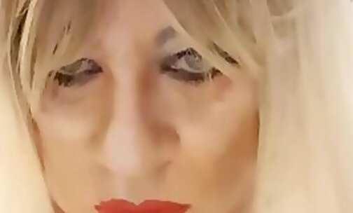 red lipstick smoking slut