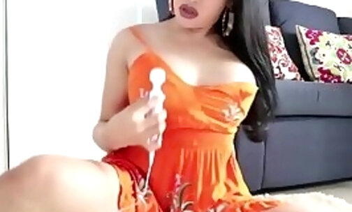 VERY BEAUTIFUL HORNY SHEMALE LOOKING SO HOT IN HER DRESS