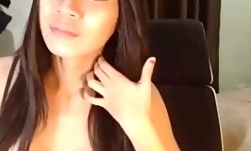 amazing brazilian heshe dildoing her anal on live webca