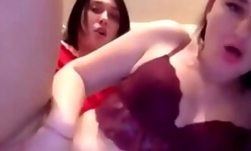 Babe fucked sideways by a tranny on cam