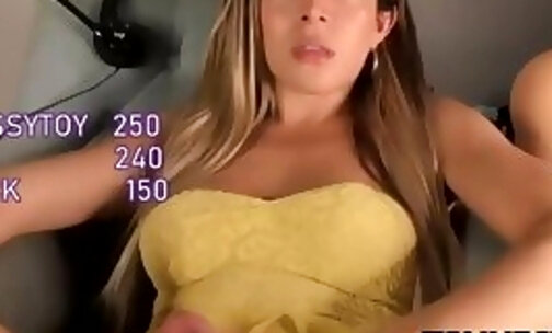 Shemale in yellow lingerie enjoys her masturbation