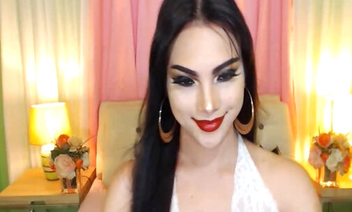 Pretty Tranny Babe Masturbating On Webcam